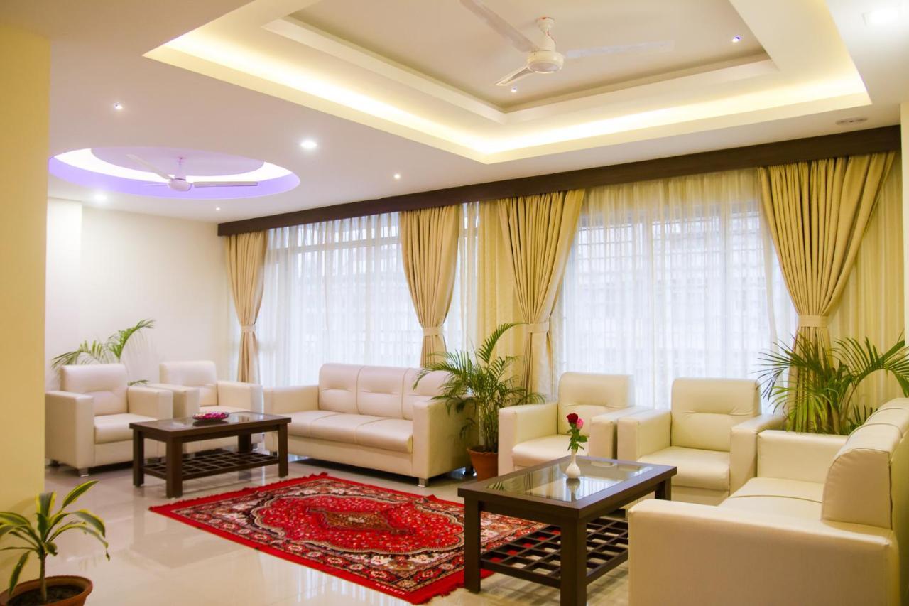 גווהטי Hotel Park Riviera מראה חיצוני תמונה