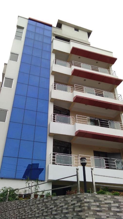 גווהטי Hotel Park Riviera מראה חיצוני תמונה