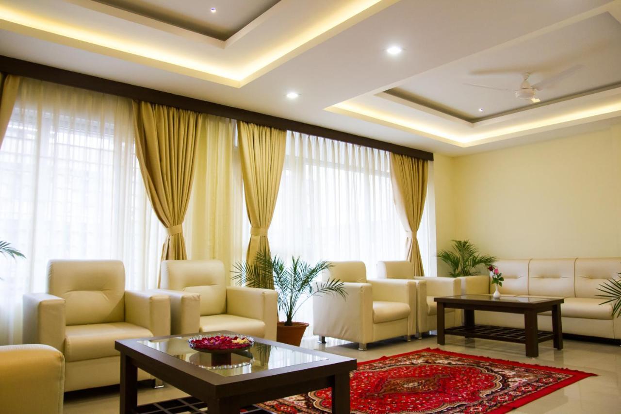 גווהטי Hotel Park Riviera מראה חיצוני תמונה